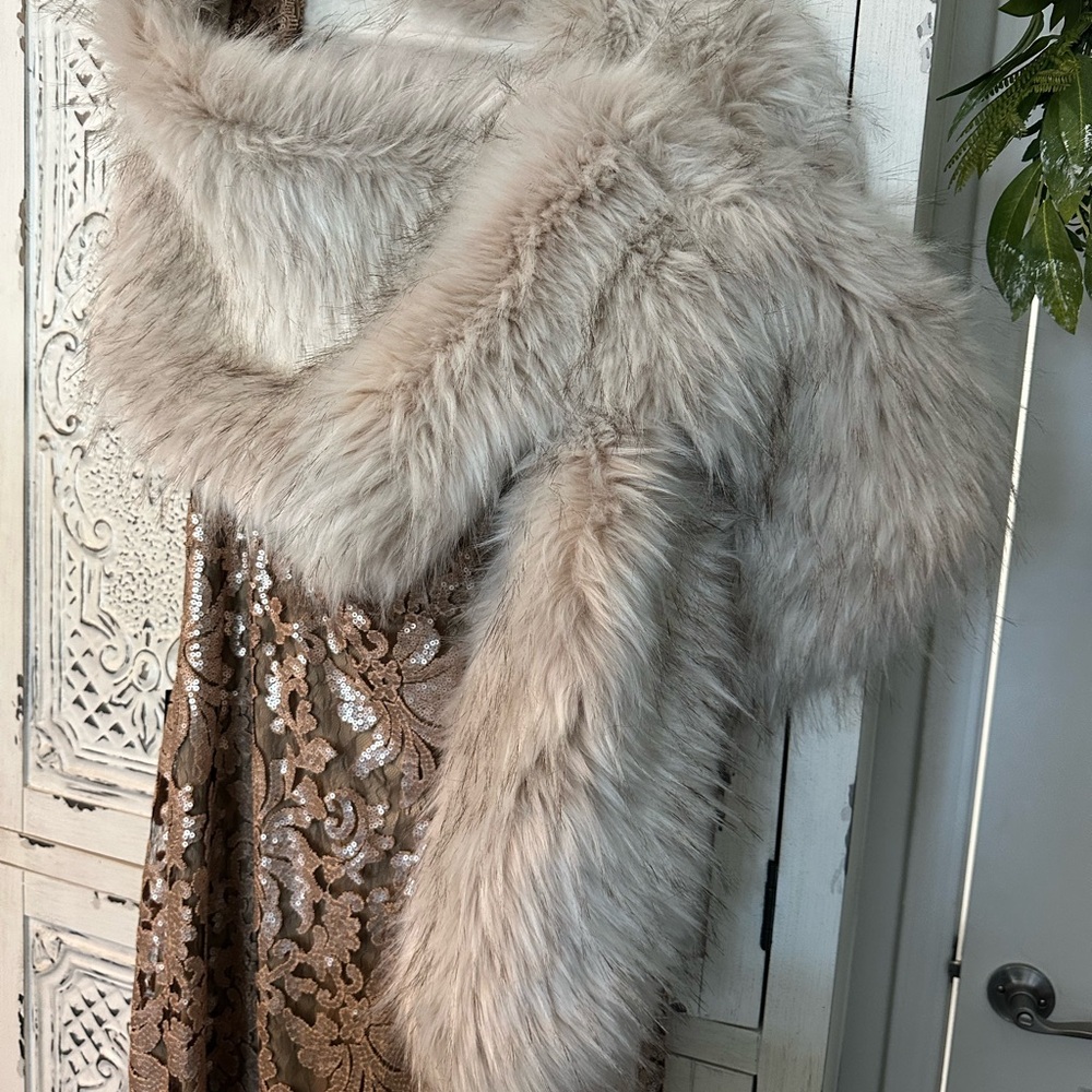 Elegant Faux Fur Wrap in Cream with Black Tips